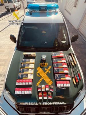 Operativo en Balanegra contra el contrabando y las armas blancas