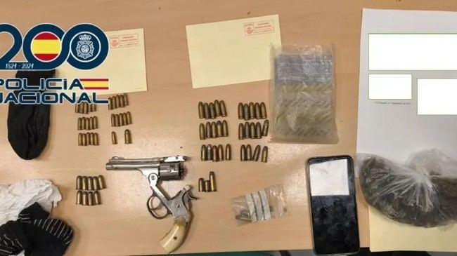 Niño encontrado con droga y un arma en Granada
