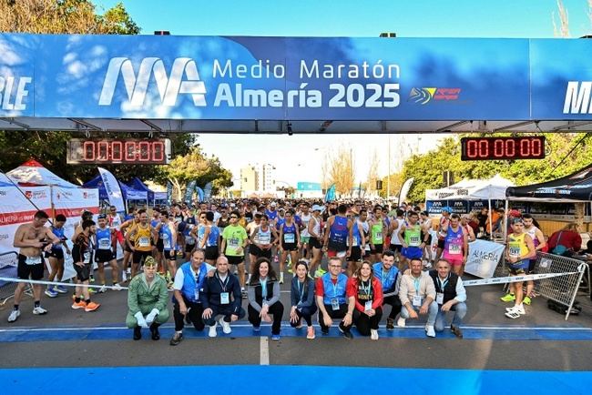 Youness Belyamna y Nohualia El Gazouir ganan la Media Maratón de Almería
