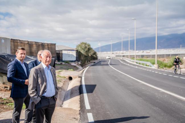 El Plan de Asfaltado se inicia con trabajos de mejora de la circunvalación de acceso a Roquetas