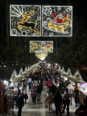 La zambombas de Almería llegan a su fin en la Plaza de las Velas y en Regiones