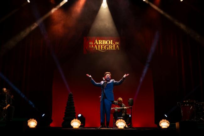 Miguel Poveda inaugura su gira en Roquetas de Mar