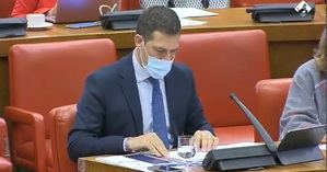 Castellón dice que el Gobierno va a subir los impuestos "a los ricos, ricas y riques"