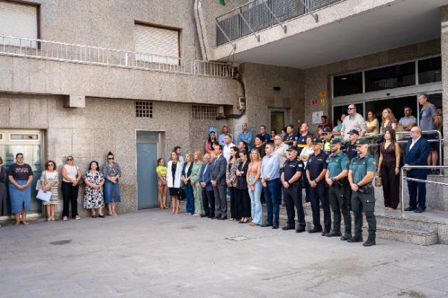 Roquetas de Mar rinde homenaje a la víctima de violencia machista