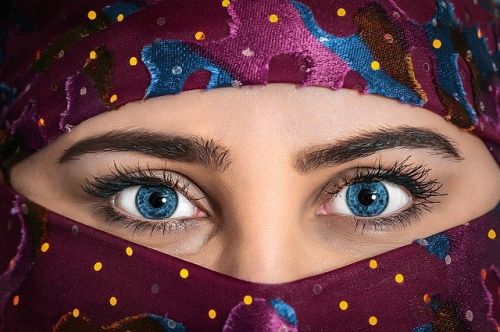 Foxy eyes, el retoque estético de moda para realzar la mirada