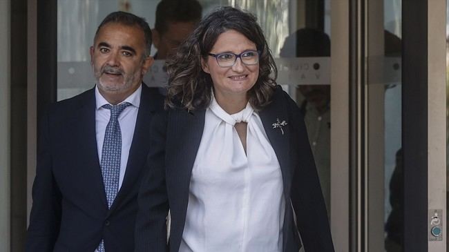 Oltra y ex altos cargos procesados; archivan caso de ex directora territorial