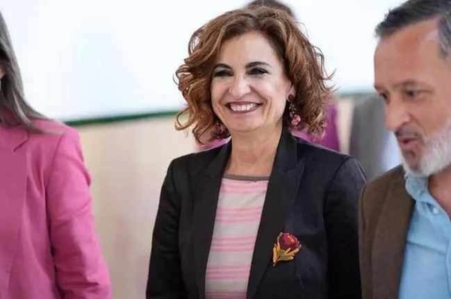 Montero: 'No hay alternativa al Gobierno progresista' frente a la moción de censura del PP