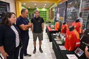 Inaugurada la exposición ‘Leyendas de los mundiales’ en Almería