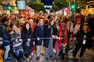 Las agrupaciones carnavaleras llenan la ‘Noche en color’