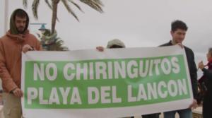 Protesta en Carboneras contra la construcción de chiringuito en la playa