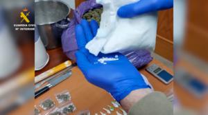 Intervienen más de 2 kilos de marihuana y cocaína en un laboratorio de Roquetas