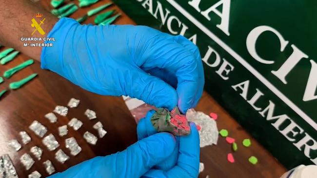 Incautan metanfetamina, cocaína rosa y heroína en un registro policial en Roquetas