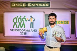 La ONCE distingue al almeriense José Antonio Luque como su vendedor estrella