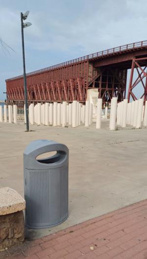 Almería invierte 138.000 euros en mobiliario urbano