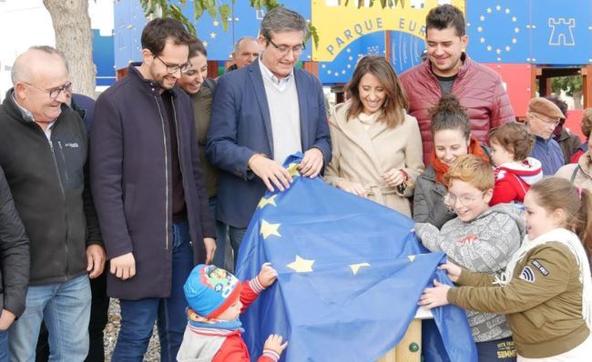 Adra inaugura su ‘Parque Europa’ con 3.600 m2 y el primer circuito ‘Cross Riders’ del municipio