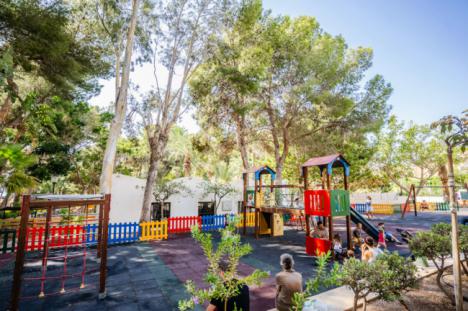 Un millón de euros para el mantenimiento de parques infantiles de Roquetas