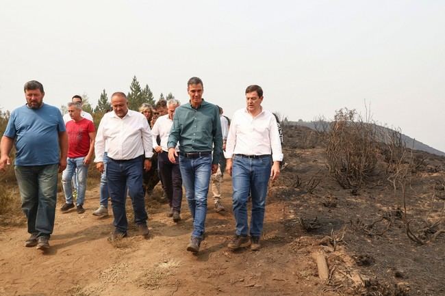 Sánchez declara emergencia por incendios y promete ayudas para la reconstrucción