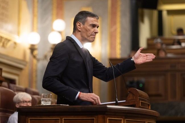 Sánchez se aferra al poder ante la presión de Feijóo
