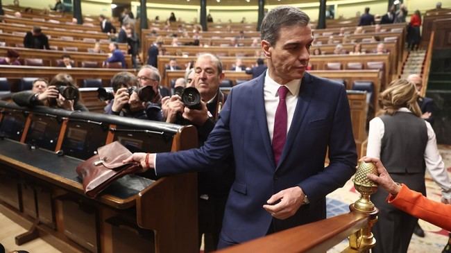 Sánchez promete informe sobre apagón y defiende las energías renovables