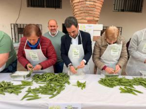 Dalías celebra el Concurso de Desgrane de Présules en la Plaza de las Flores