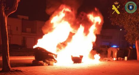 Detenido tras quemar 20 contenedores en Níjar