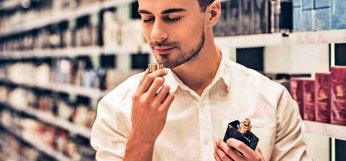 Expertos de Paco Perfumerías nos dan las claves para saber si un perfume es real o falso