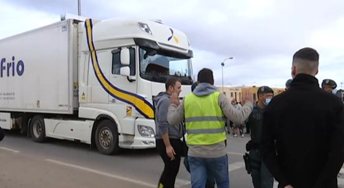 3 millones diarios pierden las empresas de Almería por la huelga del transporte