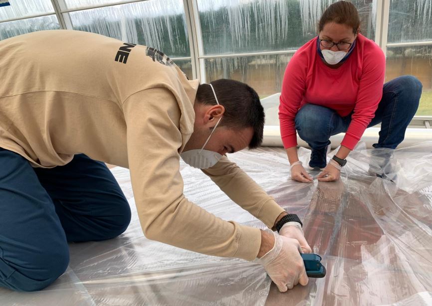 El Ayuntamiento De Vícar Reparte Más De Un Millar De Mascarillas