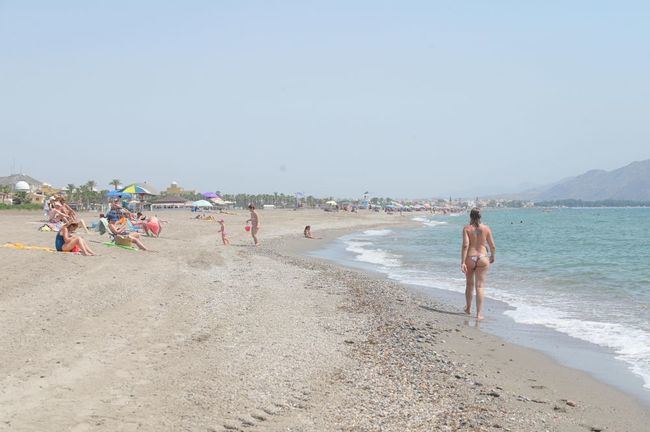 Vera inicia la temporada de playas con Bandera Azul