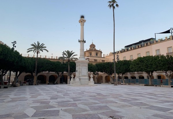 La Plaza Vieja de Almería reabre sus puertas tras un año de reformas