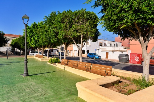 17 bancos nuevos la plaza de Venta Gaspar