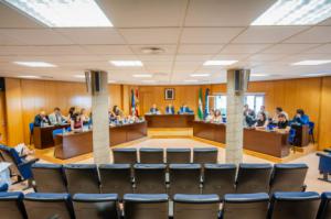 El pleno exige más personal y recursos para la Guardia Civil destinada en Roquetas