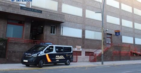 Policía detenido por violencia de género será llevado ante la justicia