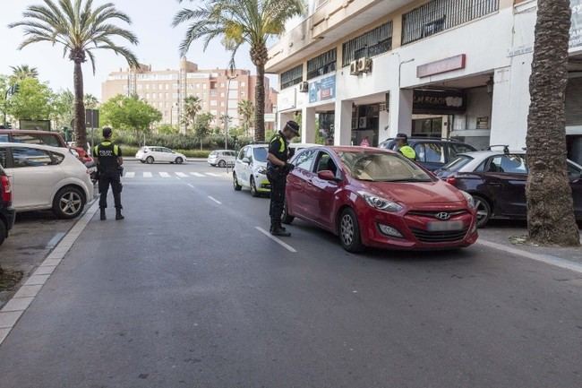 Policía Local de Almeria detiene a un hombre acusado de pinchar en una noche las ruedas de 43 vehículos