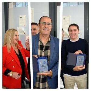 La alcaldesa agradece “la dedicación” de los policías locales que se jubilan