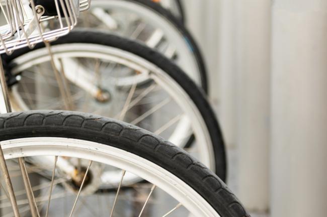 Roquetas estrena servicio público de préstamo de bicicletas