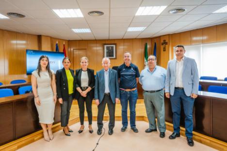 Roquetas de Mar recibe a 3.000 triatletas el fin de semana