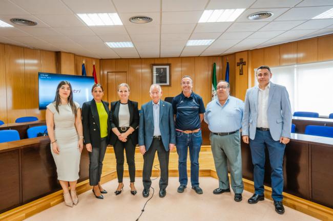 Roquetas de Mar recibe a 3.000 triatletas el fin de semana