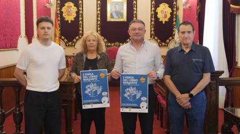 Berja celebra la primera Feria del Libro Berjarte en la Plaza Porticada
