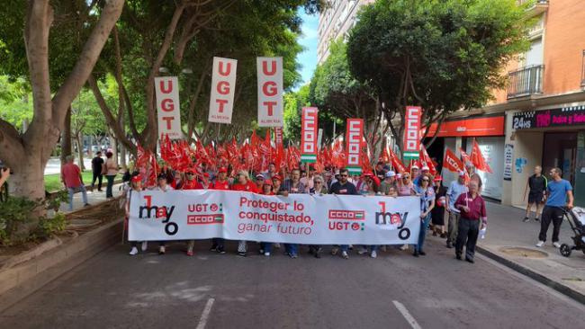 Más de un millar de personas en el Primero de Mayo de UGT y CCOO