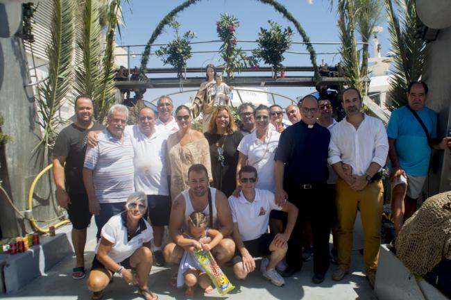 La patrona de los pescadores procesionó por la bahía carbonera