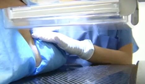 Denuncia penal por la muerte de una mujer tras fallo en el cribado de cáncer de mama en Sevilla