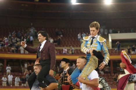 Diego Ventura y Borja Jiménez abren la puerta grande roquetera en la primera tarde de Santa Ana