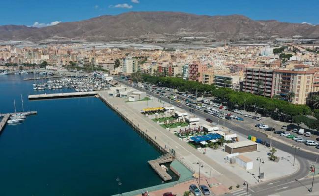 Tres naves industriales para el puerto de Adra por casi un millón de euros