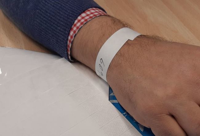 Pulseras identificativas para los menores en la Cabalgata de El Ejido