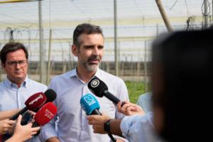 Fernández-Pacheco sitúa a Almería como el eje del respaldo agrícola frente a los "agravios" estatales