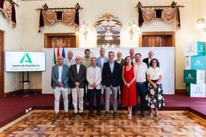 La Junta de Andalucía firma un acuerdo para fortalecer el sector hortofrutícola