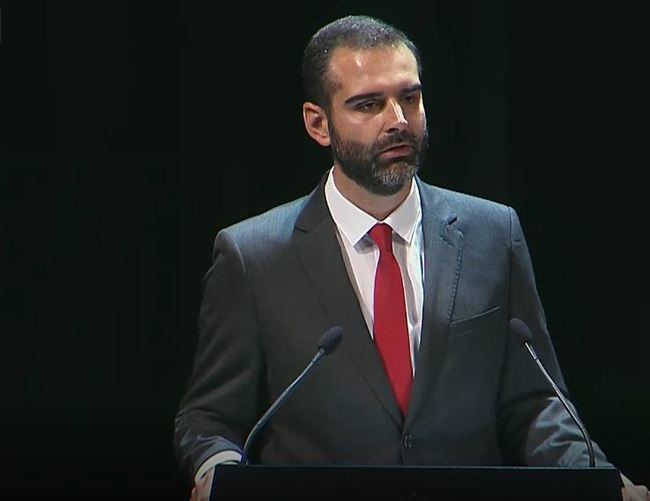 Vox y Cs apoyan a Fernandez Pachecho que se convierte en alcalde de Almeria con 17 votos