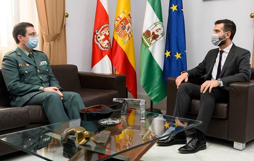 El alcalde recibe al coronel Jorge Montero Llácer de la Guardia Civil