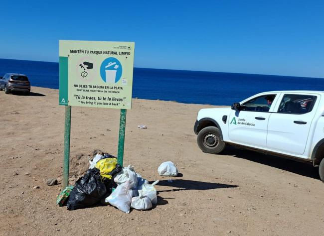 Se retiran 22.400 kilos de residuos de playas y calas